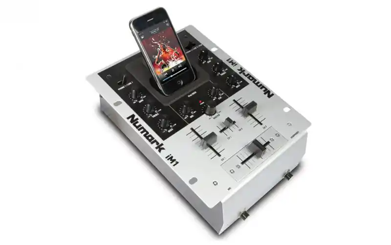 Neu Numark iM1 2-Kanal DJ Mixer mit iPOD Dock
