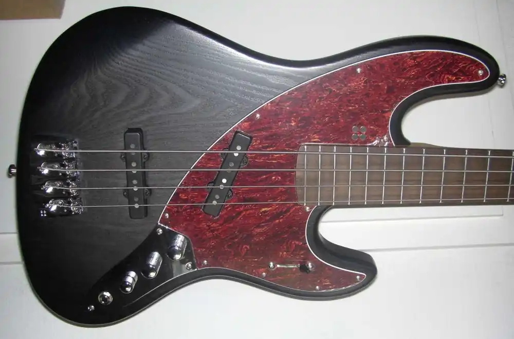 Saisonangebot Sandberg California UMBO IV Blackburst E-Bass