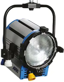 ARRI True Blue ST2/3, 2000W, MAN, blau-silber, mit Schuko Letzte Chance