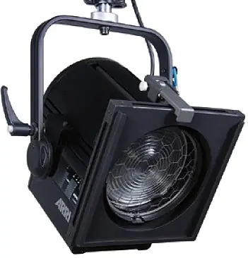 Geprüft ARRI True Blue T2, 2000W, MAN, schwarz, mit Schuko