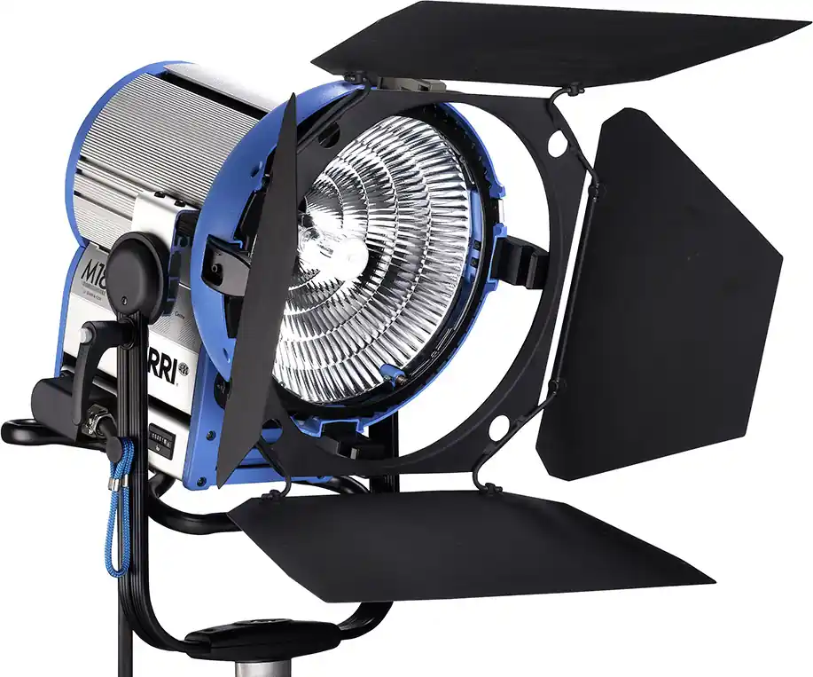 Preis Gesenkt ARRI M18, 1800W/1200W Tageslichtscheinwerfer, MAN, VEAM, blau-silber