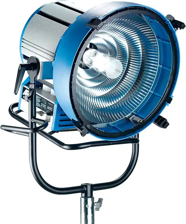 ARRI M90 9/6 KW Tageslichtscheinwerfer MAX, MAN, VEAM, blau-silber Heißes Angebot