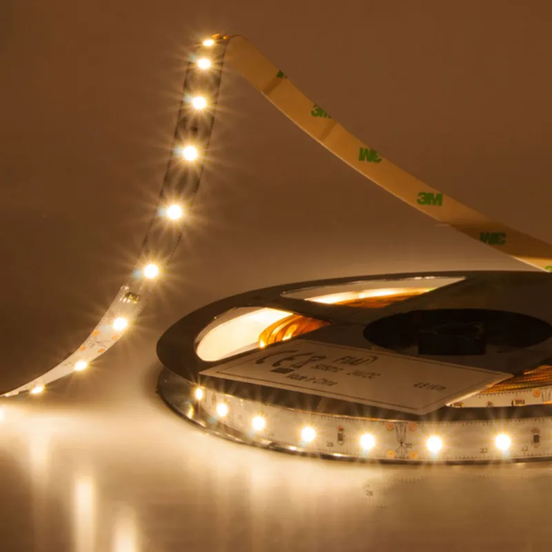 ISOLED LED SIL825-Flexband, 24V, 2,4W, IP20, warmweiß, 10m Rolle Preisknaller