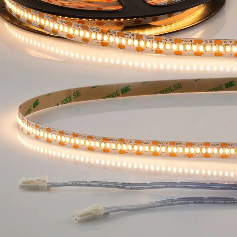 ISOLED LED CRI925 MiniAMP Flexband, 12V, 6W, 2500K, 120cm, beidseitig 30cm Kabel mit male-Stecker Jetzt Kaufen