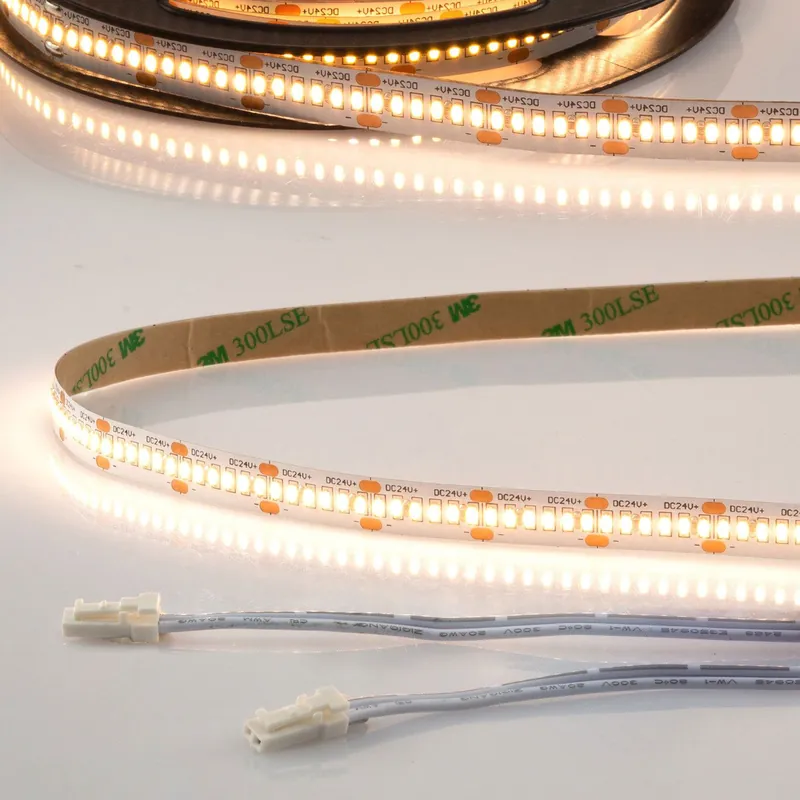 ISOLED LED CRI930 MiniAMP Flexband, 24V, 12W, 3000K, 500cm, beidseitig 30cm Kabel mit male-Stecker Beliebt