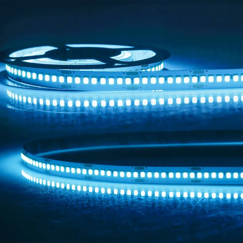 Zertifiziert ISOLED LED HEQ Skyblue Flexband, 24V DC, 22W, IP20, 5m Rolle, 240 LED/m