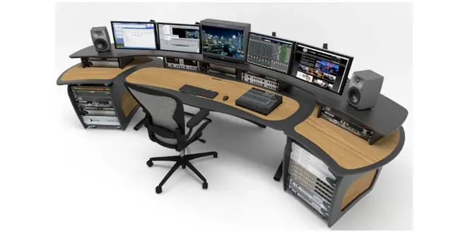 AKA Design ProEdit XB with 2 x 12U racks and worktops Nur Für Kurze Zeit