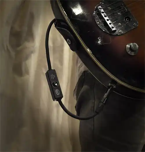 Billig UnderToneAudio VARI-CAP INSTRUMENT CABLE