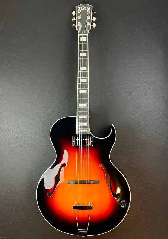 Expressversand TON 630 3 COLOUR SB-GLOSS Oberkrain E-Gitarre mit Koffer