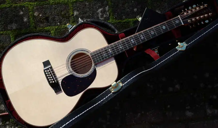 0000-40 M 12String Custom Shop Top-Preis
