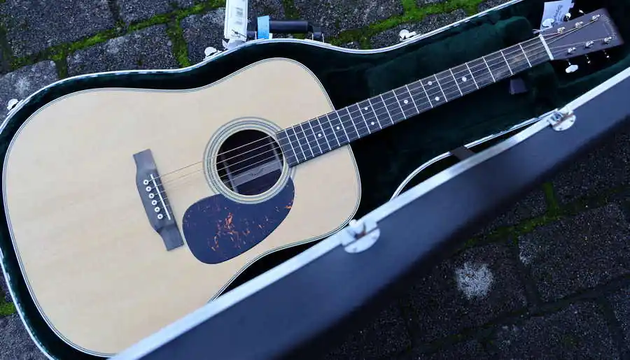 Must-Have D28 Standard Dreadnought