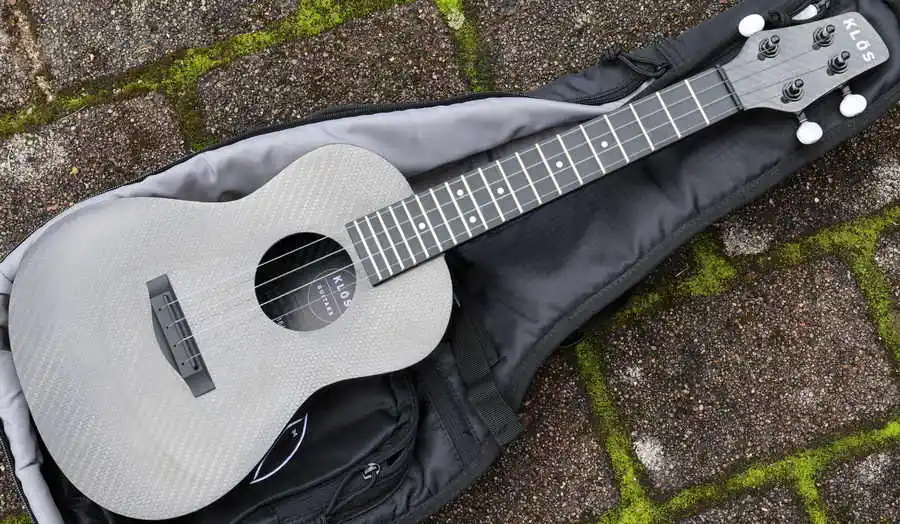 Aktuell Full Carbon Concert Ukulele