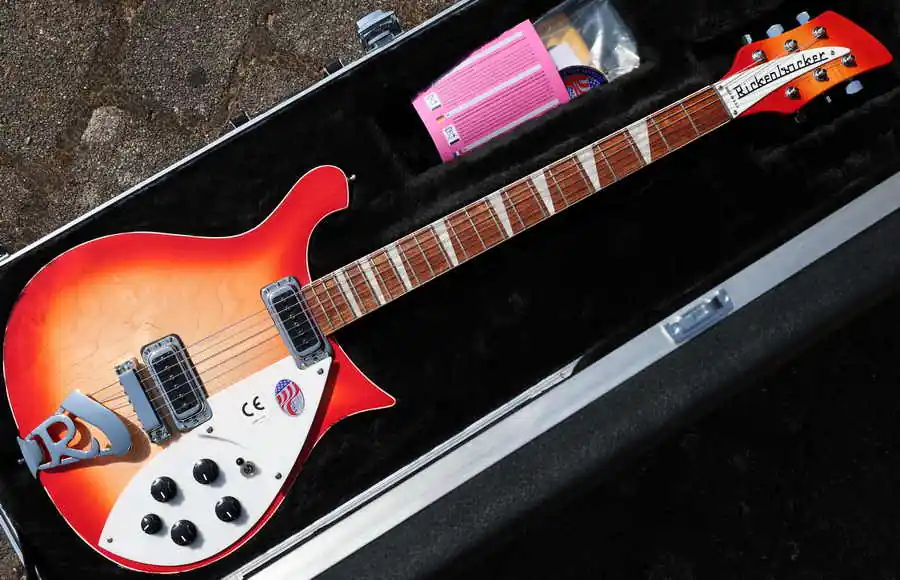 Jetzt Kaufen 620 Fireglo E-Gitarre