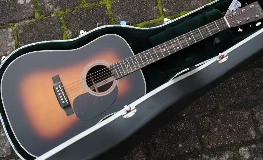 D28 sunburst Dreadnought Echt
