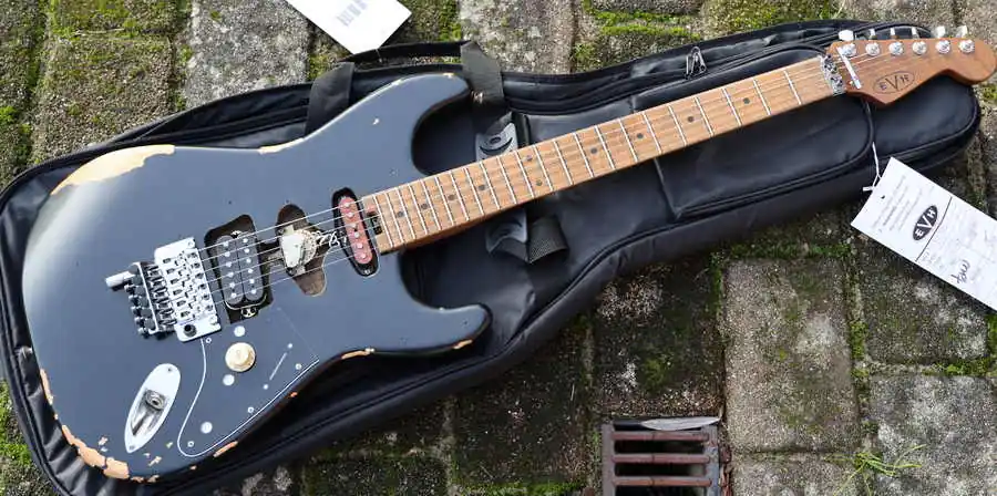 Sofort Bestellen Frankie relic black