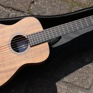 Nur Für Kurze Zeit LXK2 Mini Martin Reisegitarre