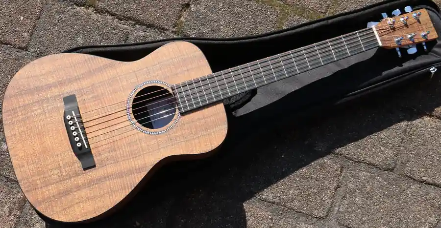 Nur Für Kurze Zeit LXK2 Mini Martin Reisegitarre