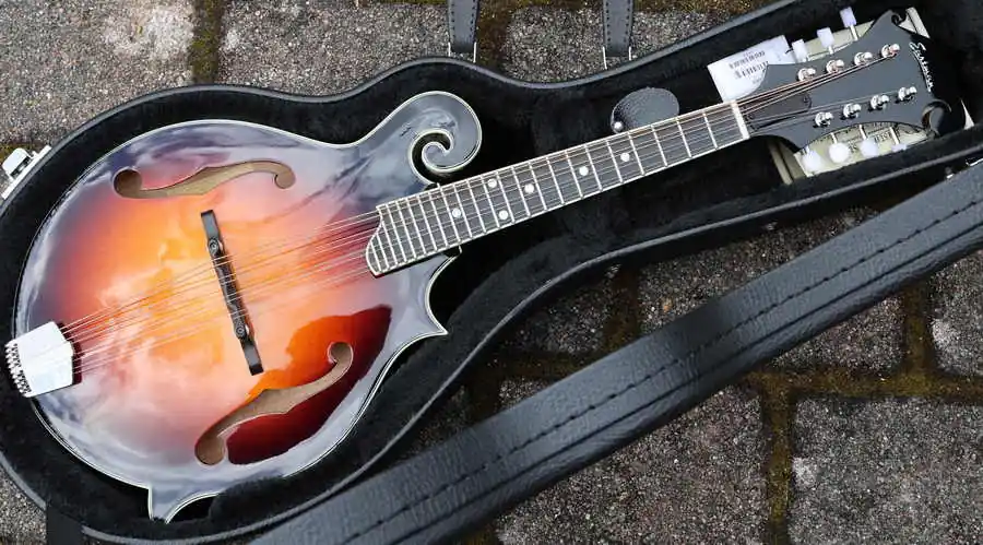 Billig MD515CS SB F-Style F-Loch