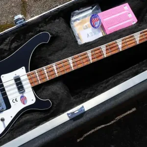 4003 Jetglo Bass inkl. Case Online Kaufen