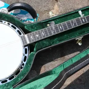 Cimarron Walnut 5S Banjo Neue Ware