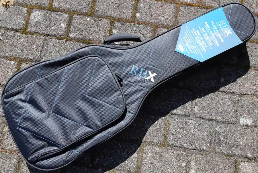 Mega-Angebot RBX Semi hollow guitar gigbag