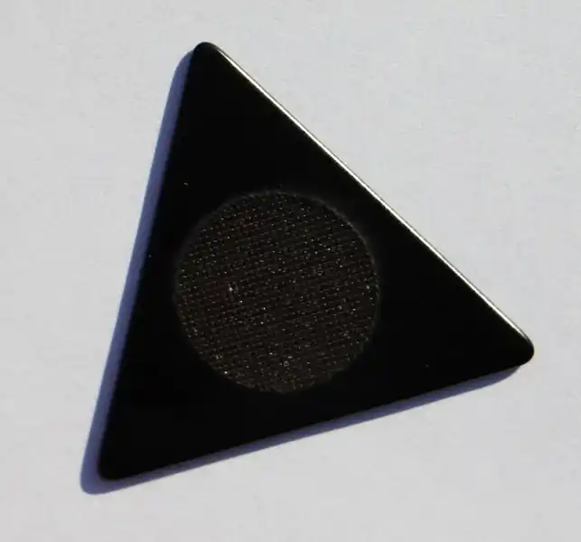 The Grunge Ebonite Triangle Rabatt