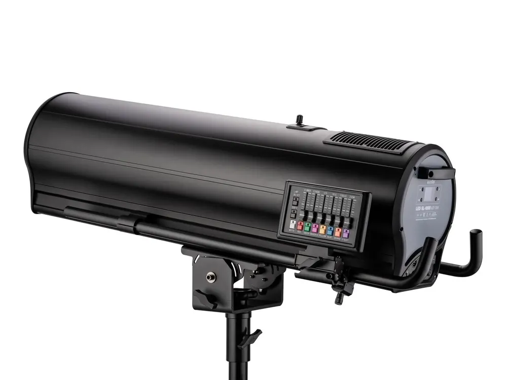 EUROLITE LED SL-1000 MFZ DMX Search Light inkl. Flight Case Preisreduziert